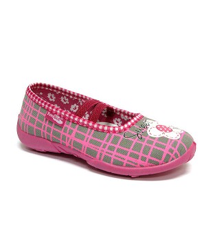 Star checkered pink shoes with a white flower